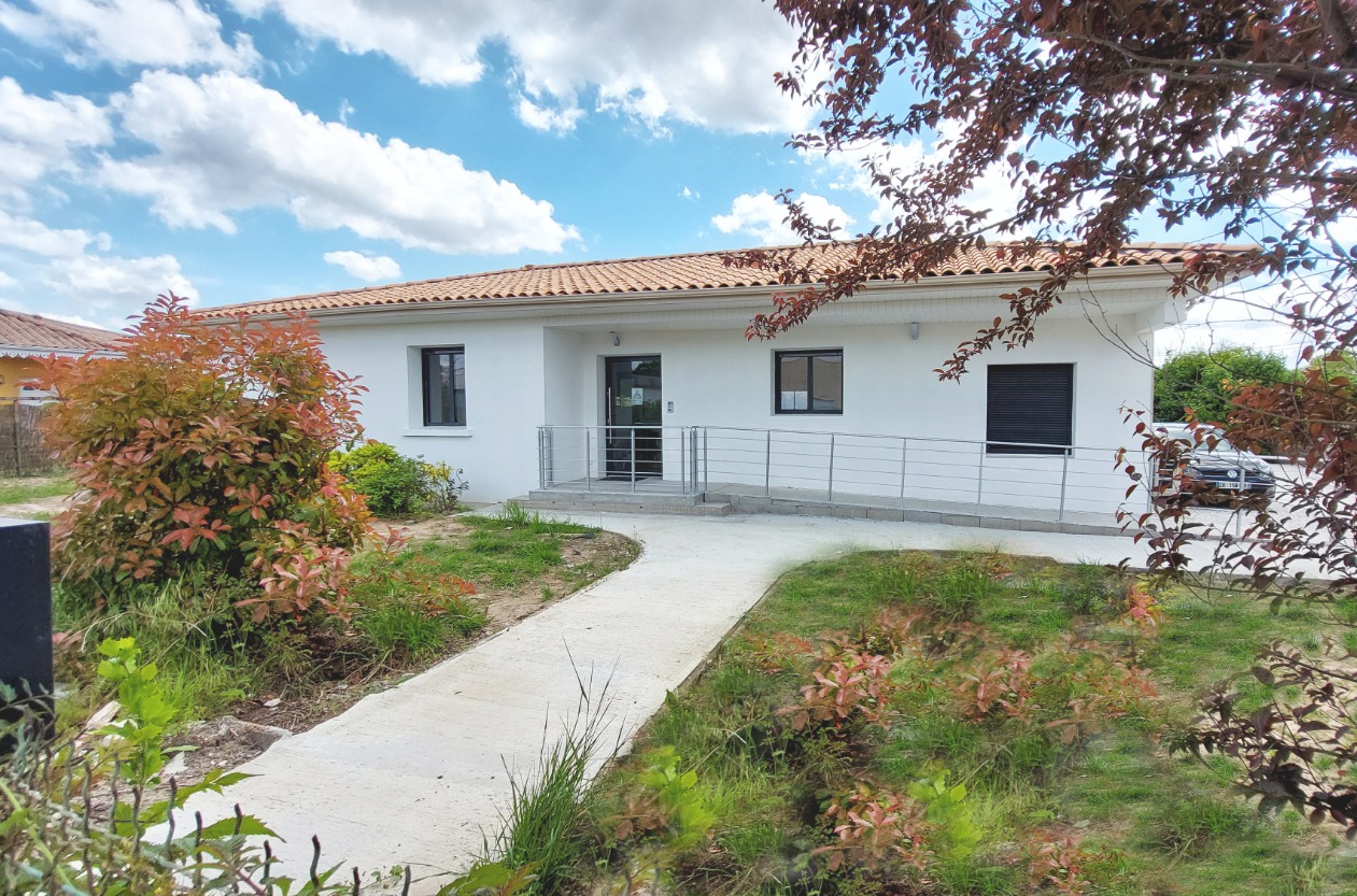 Transformation de pavillons en micro-crèches de 14 enfants à Ambarès, Izon et Mérignac (33) pour Les Crèches Câlines.